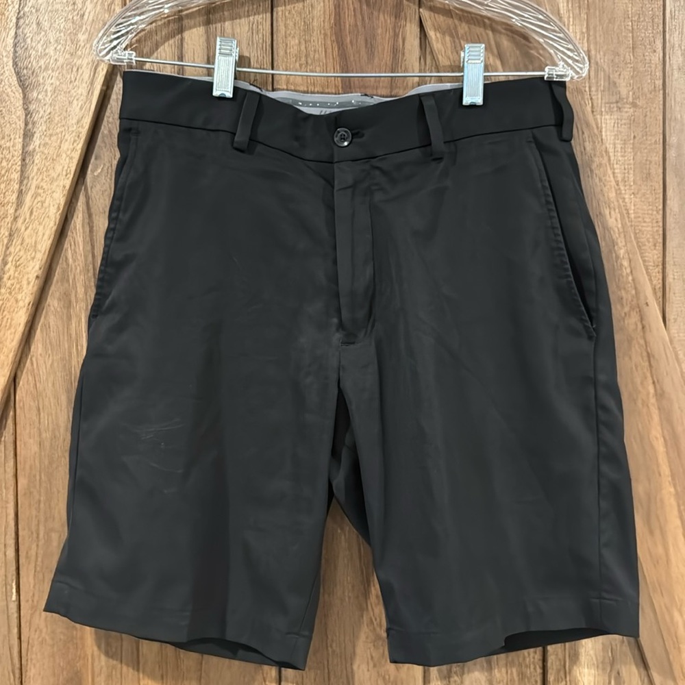 Walter Hagen men’s Black golf shorts 32
